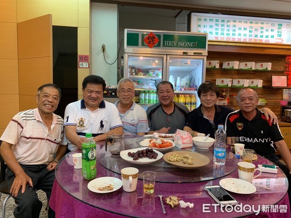 ▲溫泉觀光協會總會長李吉田（左2），熱情招待日本溫泉科學研究團隊，讓他們感受濃厚台灣人情味。