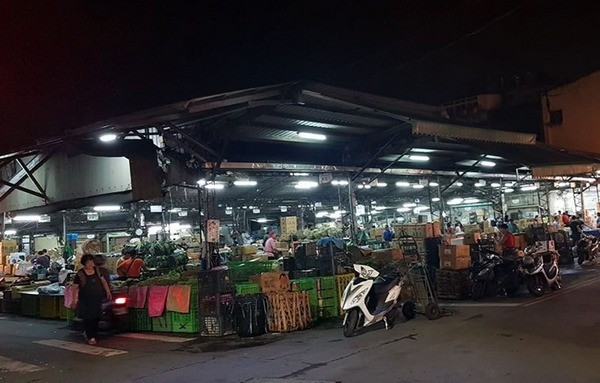 ▲因應利奇馬颱風來襲，桃園果菜市場公司到貨量增約2成。（圖／擷取自張至淵臉書）