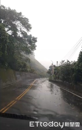 ▲▼利奇馬來襲，苗栗縣泰安鄉雨勢情況，溪水湍急。（圖／記者黃孟珍翻攝）