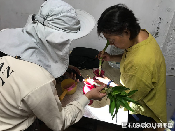 疾管署防疫人員於台南市東區執行孳生源查核。（圖／疾管署提供）