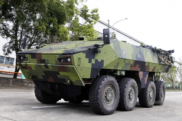 全新八輪甲車M2樣車　國防工業展公開亮相