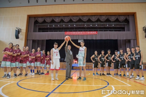 ▲2019嘉耀盃國際青年女子籃球邀請賽，在台南市嘉南藥理大學紹宗體育館舉行，各隊實力相當，競爭激烈。（圖／記者林悅翻攝，下同）