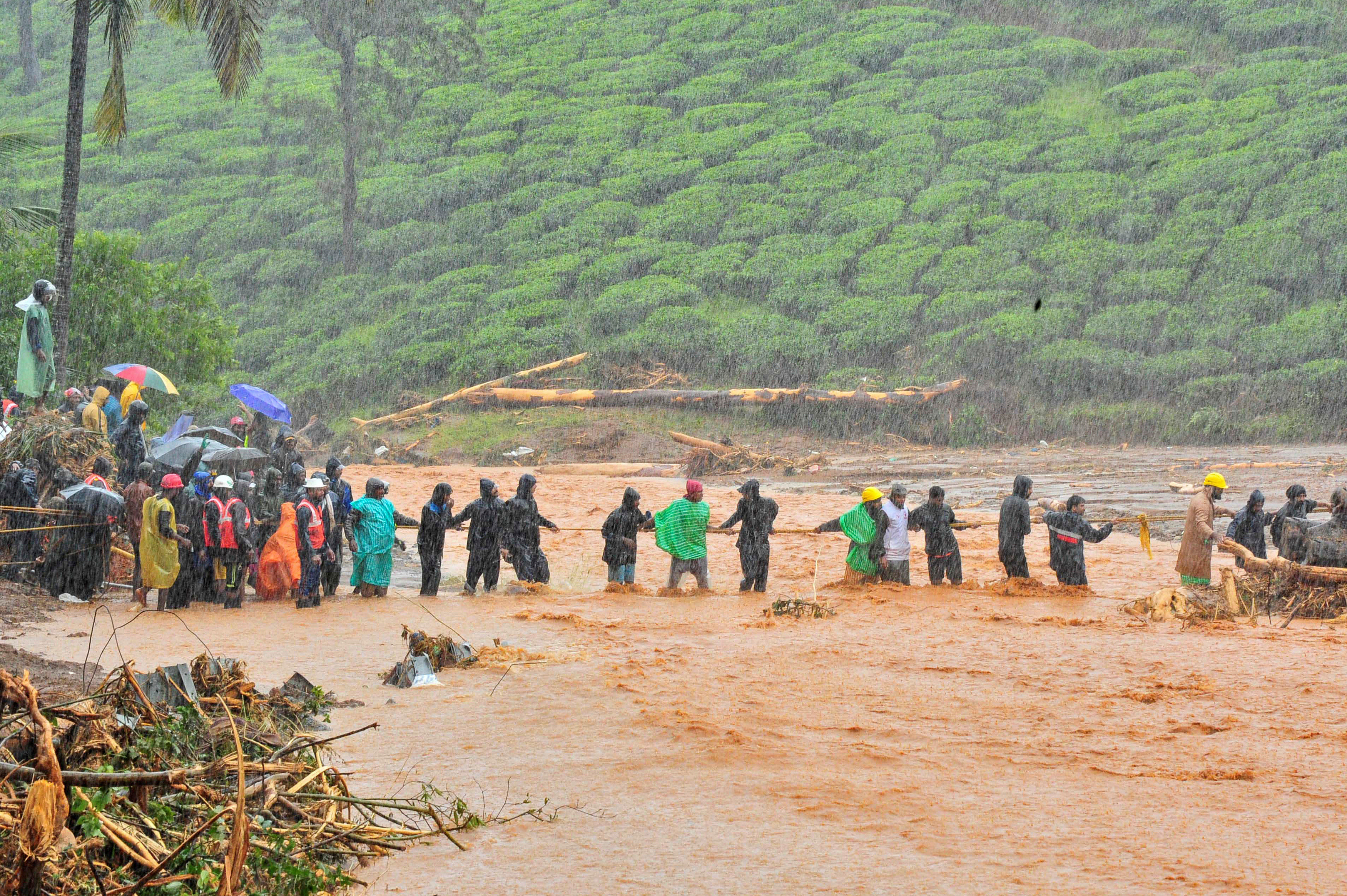 ▲喀拉拉邦飽受洪災所苦。（圖／路透）