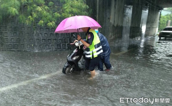 ▲台中烏日淹水。（圖／記者陳玉翻攝）