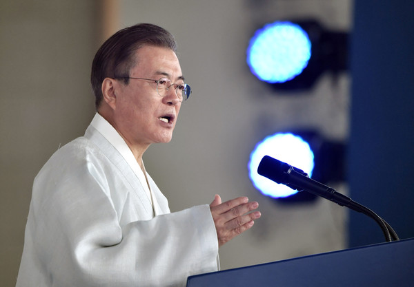 ▲▼ 南韓總統文在寅15日上午出席光復節74周年慶祝儀式 。（圖／路透）