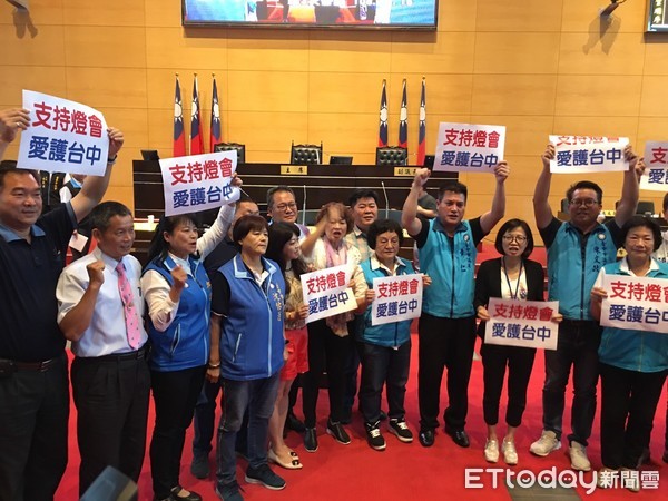 ▲藍綠議員為了台灣燈會墊付案吵翻天。（圖／記者鄧木卿攝）