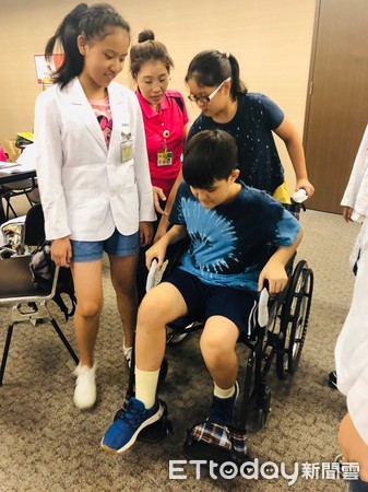 2019醫學夏令營（圖／國泰醫院提供）