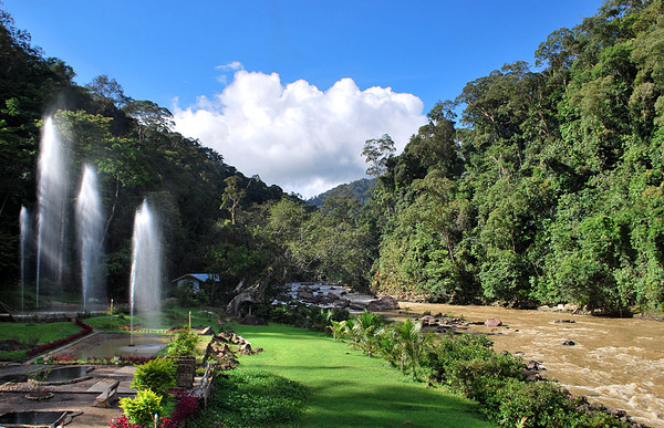 ▲本那瓦瀑布生態公園的Batu Meregab瀑布。（圖／馬來西亞觀光局提供。）