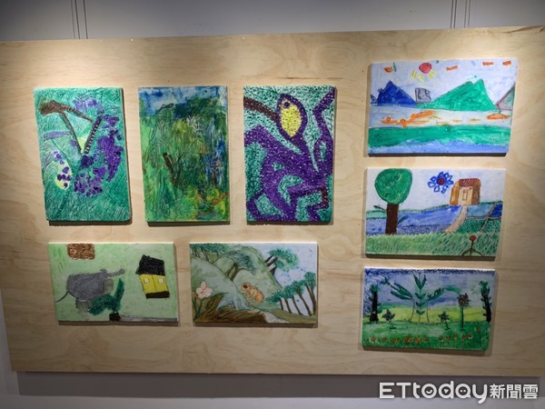 ▲勿・忘・我長者藝術團體創作展覽。（圖／記者嚴云岑攝）