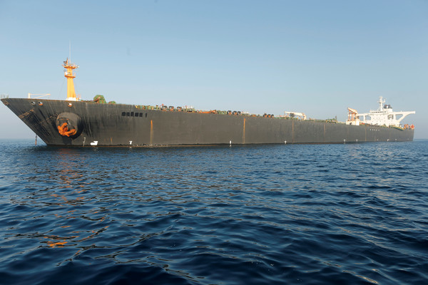 ▲▼美國要求繼續扣押伊朗油輪Grace 1，船身名稱已經被油漆塗蓋。（圖／路透）