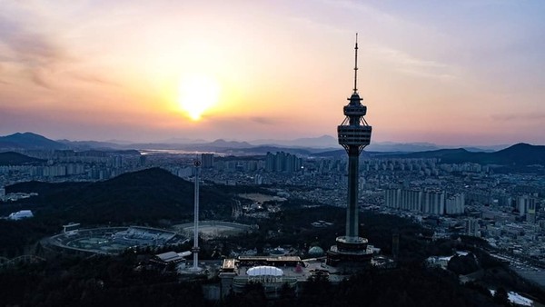 ▲▼大邱E-World韓國最高自由落體。（圖／翻攝自E-World臉書專頁）