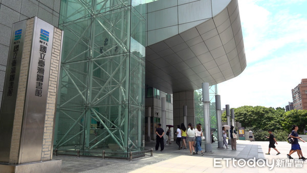 ▲▼漢皇盛世,台灣圖書館,新北最夯公園宅,四號公園,台灣圖書館。（圖／記者姜國輝攝）