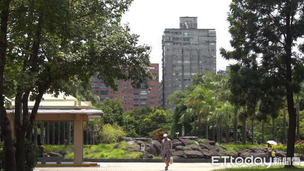 ▲▼漢皇盛世,台灣圖書館,新北最夯公園宅,四號公園,台灣圖書館。（圖／記者姜國輝攝）