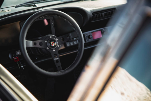 ▲1984保時捷911跑車改裝成越野車。（圖／翻攝自Kelly-Moss Road&Race）