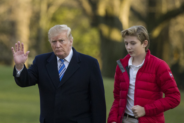 ▲川普的13歲兒子拜倫（Barron Trump）比他還高。（圖／美聯社）