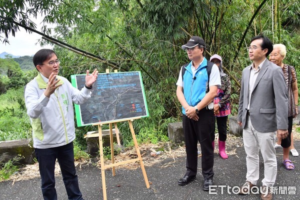 ▲▼立委劉櫂豪邀集水利署、台灣自來水公司第十區管理處等單位前往會勘並爭取經費協助。（圖／劉櫂豪辦公室提供，下同）