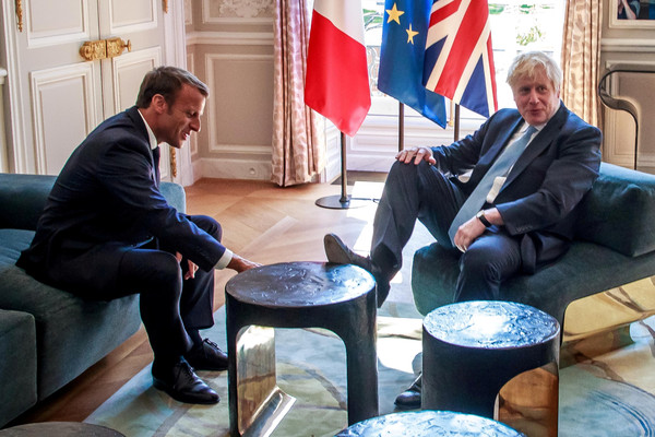 ▲▼法國總統馬克宏（Emmanuel Macron）於巴黎愛麗舍宮接見英國首相強生（Boris Johnson）。（圖／路透）