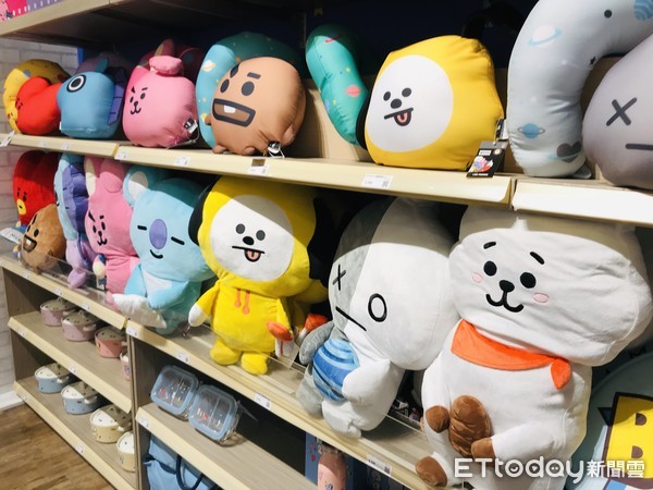 ▲HOLA X BT21居家系列。（圖／記者蔡惠如攝）