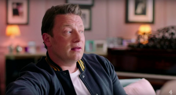 ▲▼傑米奧利佛（Jamie Oliver）回到2002年開設的第一家餐廳「FIFTEEN」，忍不住哭了。（圖／翻攝自YouTube／Channel 4）