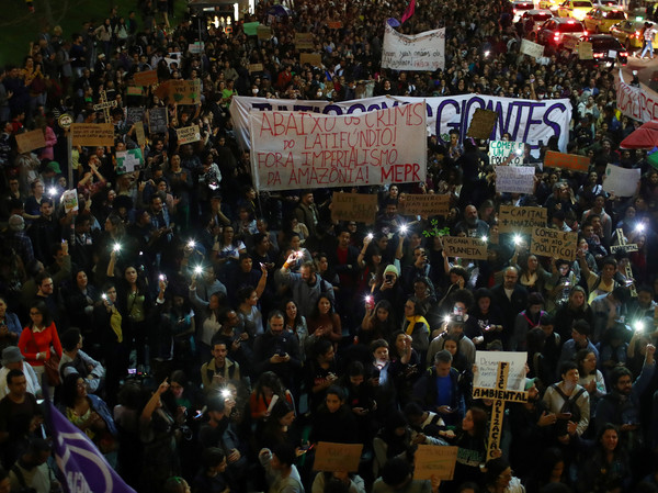 ▲▼巴西民眾聚集在里約熱內盧抗議。（圖／路透）