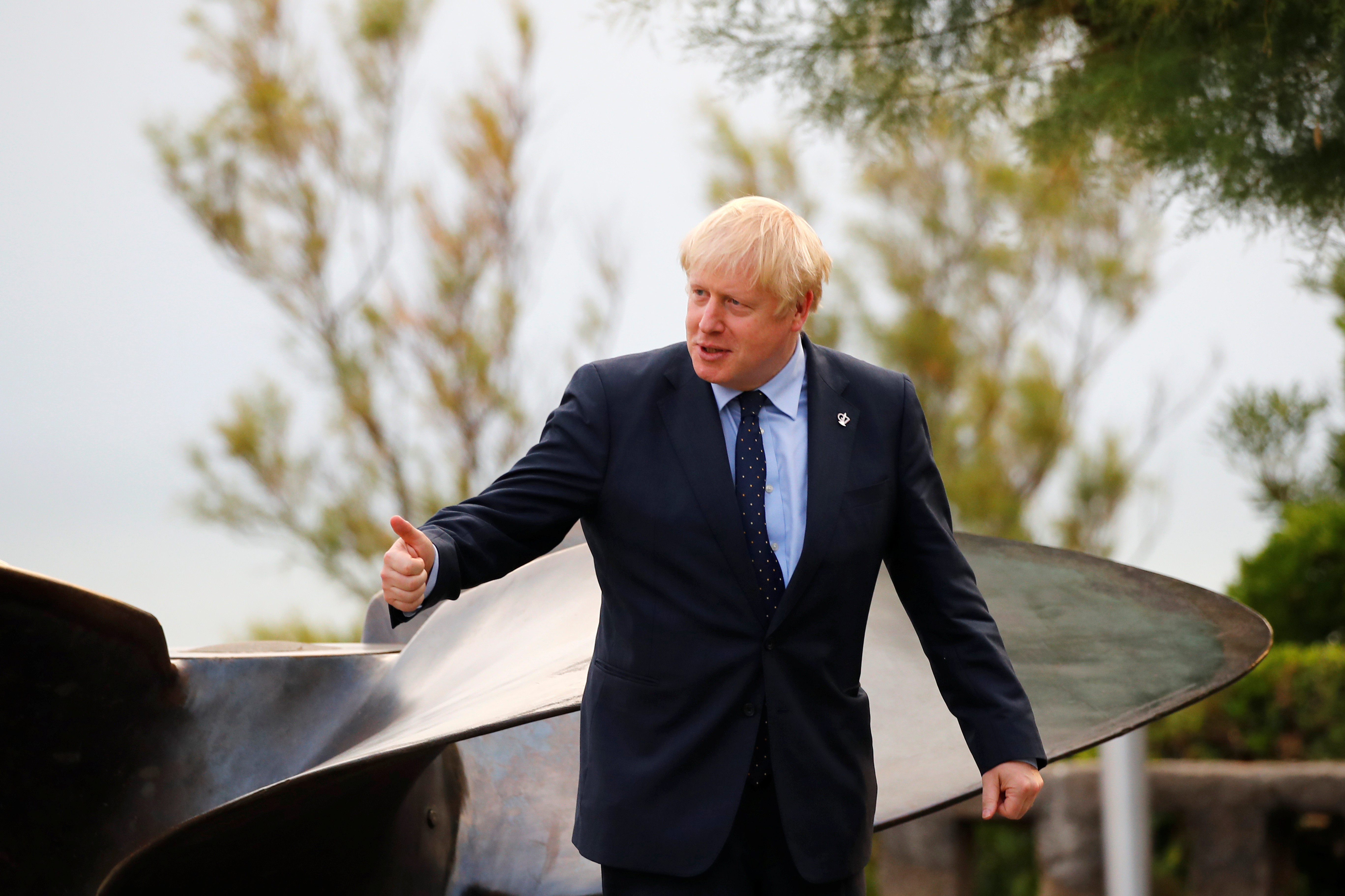 ▲▼ 英國首相強生（Boris Johnson）抵達法國西南部濱海小鎮比亞里茨（Biarritz）參加七大工業國（G7）高峰會。（圖／路透）
