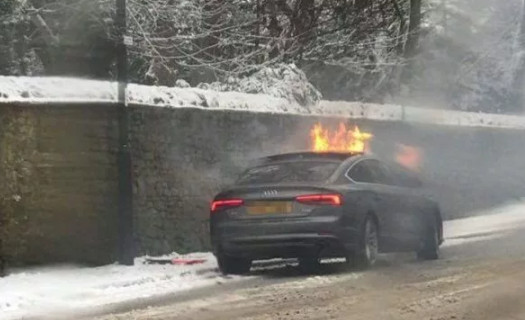 ▲南子因為電子菸在口袋爆炸，不小心丟進車內整台車跟著起火。（圖／翻攝自推特）