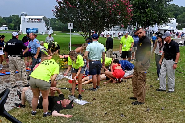 ▲▼美國職業高爾夫巡迴錦標賽（PGA Tour Championship）24日發生雷擊事故，6人受傷 。（圖／路透）