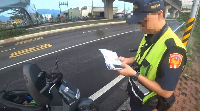 別再為難開單員 不管人在不在 車停進 車格 就要收費 生活 三立新聞網setn Com