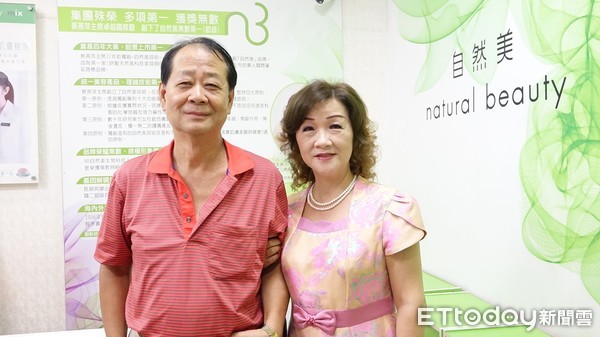 ▲東森自然美高雄分公司負責人葉寶琴說著自然美伴隨成長40年，點點滴滴如數家珍             。（圖／記者吳奕靖攝）