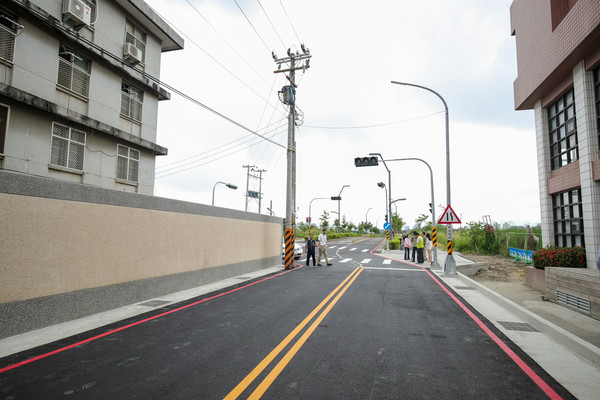 ▲盧秀燕主持上任後首條開工並通車的道路通車典禮            。（圖／台中市政府提供）　