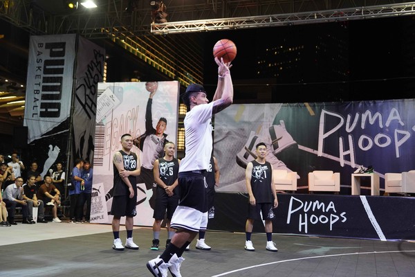 ▲格林與羅齊爾登台 。（圖／大漢行銷提供）