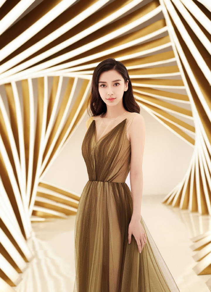 ▲楊穎Angelababy 。（圖／翻攝自微博）