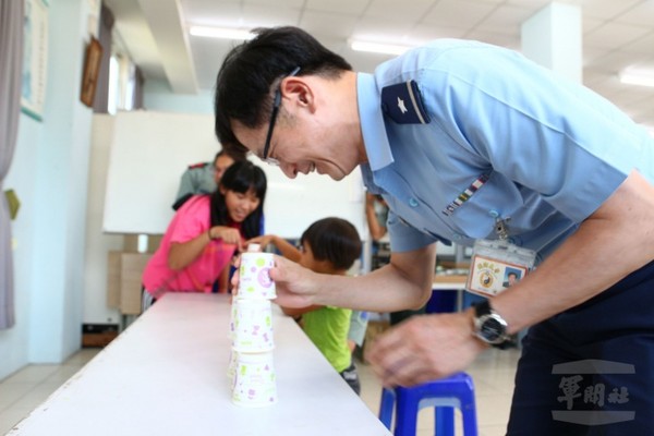 榮耀軍裝愛無限　理工學院展現愛民情操