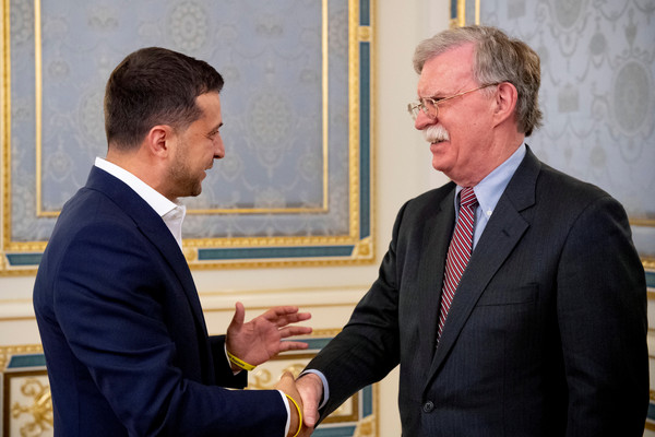 ▲▼烏克蘭總統澤倫斯基（Volodymyr Zelensky）與美國國家安全顧問波頓（John Bolton）會面。（圖／路透）