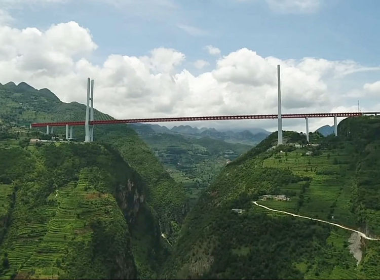 ▲杭瑞高速北盤江大橋。（圖／翻攝自highestbridges.com網站）