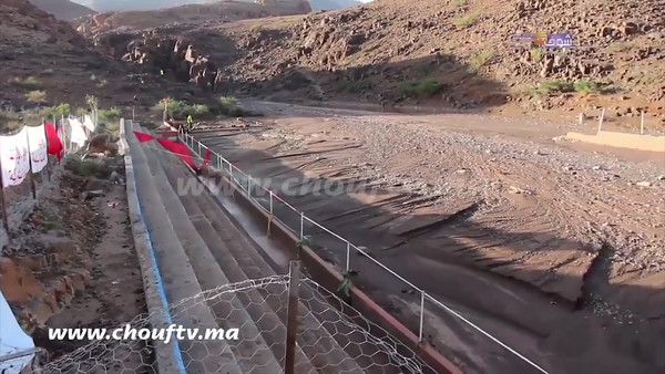 ▲▼摩洛哥足球場因溪水暴漲被沖毀。（圖／達志影像／美聯社）