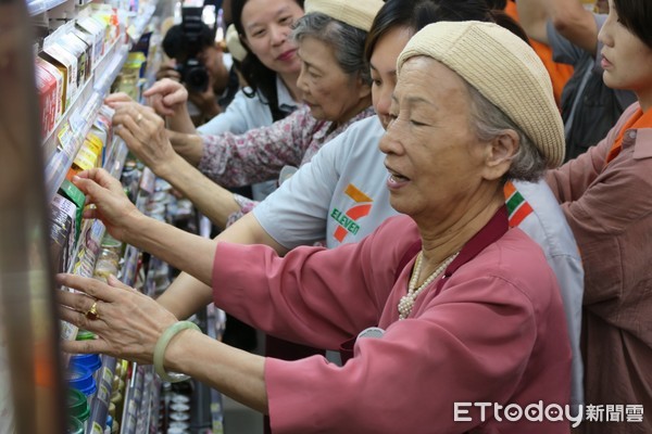 ▲▼台北地區首家「幾點了咖啡館」             。（圖／業者提供）