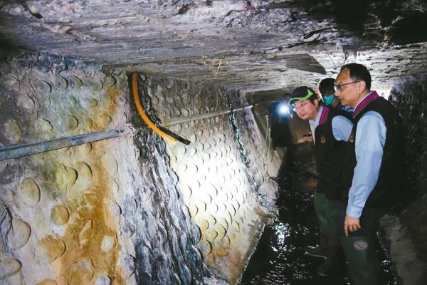 ▲彰檢與環保署一同勘查黑心電鍍業者偷排廢水。（圖／ETtoday資料照，環保署提供）