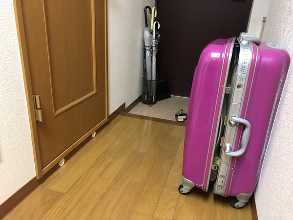 ▲▼日本女網友分享行李箱監禁事件遭遇。（圖／翻攝自Twitter／@mana_h_816）