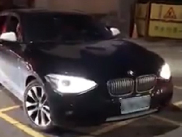 ▲▼BMW衝撞路邊機車，騎士上前理論竟遭二度衝撞。（圖／翻攝報廢公社）