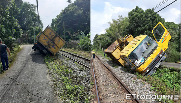 ▲▼貨車倒在鐵軌旁。（圖／台鐵提供）