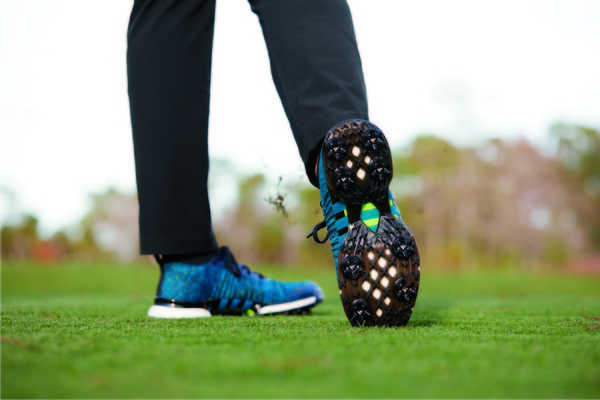 ▲adidas Golf TOUR360 XT Primeknit完美貼合搭配鞋底X-Traction系統創造舒適與穩定。（圖／adidas Golf提供）