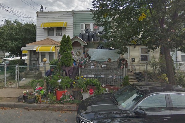 ▲▼紐約的超髒垃圾屋。（圖／翻攝自Google Map）
