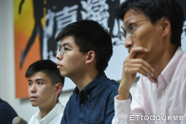 ▲黃之鋒、朱凱迪、岑敖暉與林昶佐對談「香港怎麼了？台灣怎麼辦？」。（圖／記者林敬旻攝） 