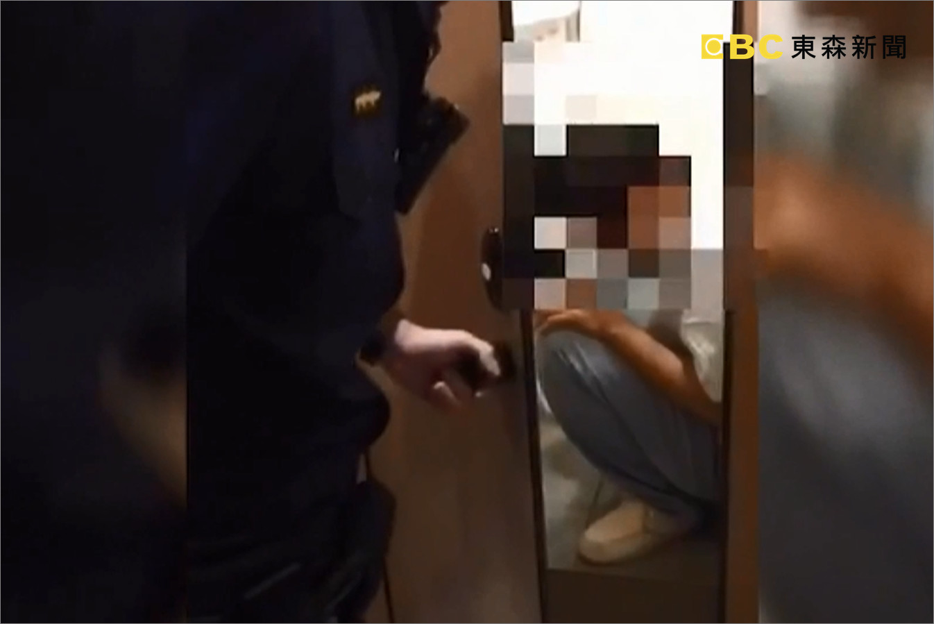 影 偷拍短髮妹蹲廁 他被 關便所 秒爆哭 對不起 讓我出去 Ettoday社會新聞 Ettoday新聞雲 影 偷拍短髮妹蹲廁 他被 關便所 秒爆哭 對不起 讓我出去 Ettoday社會新聞 Ettoday新聞雲