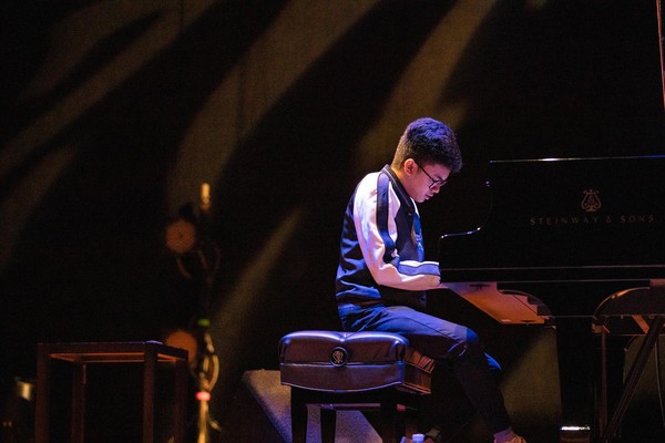 ▲▼ 紐約一夜爆紅！印尼天才鋼琴少年喬伊．亞歷山大(Joey Alexander)來台，「兩廳院夏日爵士派對」壓軸登場。（圖／兩廳院提供）