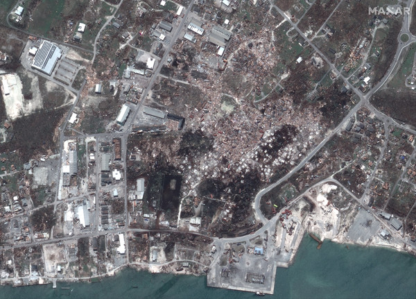 ▲▼  颶風多利安重創巴哈馬，美國馬薩爾科技（Maxar Technologies）公布最新衛星照，揭露當地同一地區在2018年10月25日及2019年9月5日的前後差別。（圖／路透）