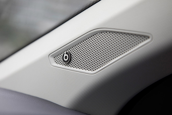 128.8萬坐擁福斯Polo GTI週年限定款　即刻享有玻璃天窗、環繞音響專屬配備（圖／翻攝自福斯）