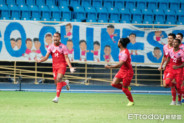 ▲▼2022卡達世界盃足球賽資格賽：中華男足vs.尼泊爾,尼泊爾14號畢斯塔(Anjan Bista)進球。（圖／記者季相儒攝）