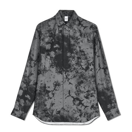 BERLUTI大理石紋灰色真絲襯衫 TW$34,500。（BERLUTI提供）